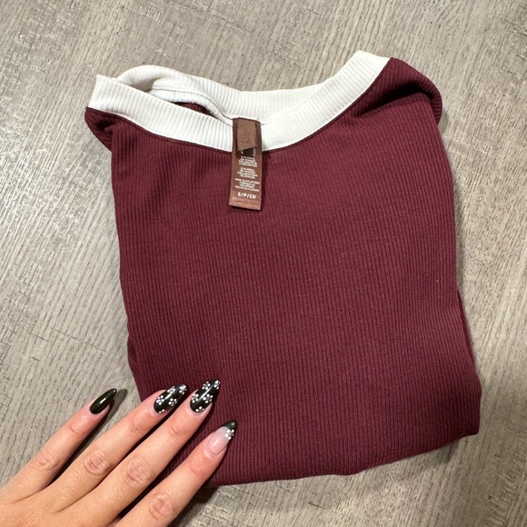 SKIMS Soft Lounge Ringer Long Sleeve - Maroon - Picture 6 of 7